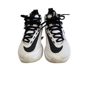 Nike ~ Zoom Rize ~ White and Black ~ size 5.5Y